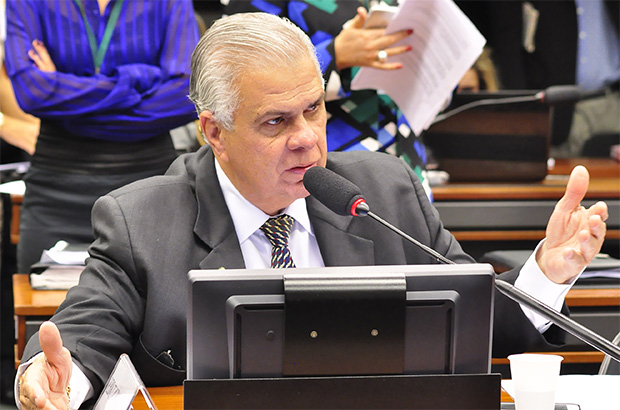 José Carlos Araújo defende uso opcional do QR Code-